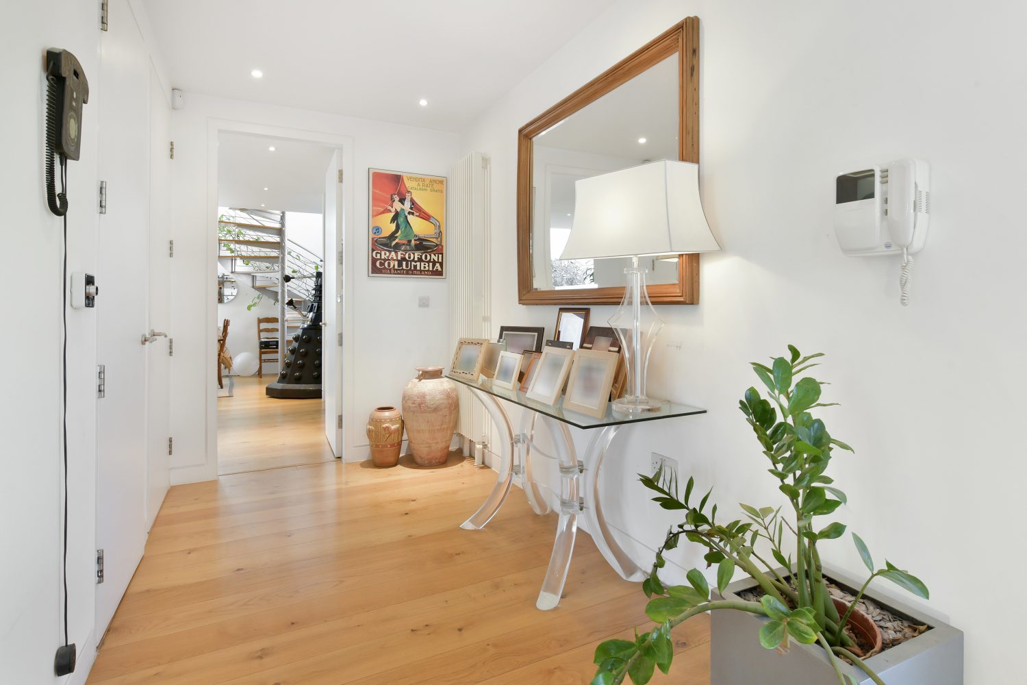 Battersea High Street, SW11 Radstock Property