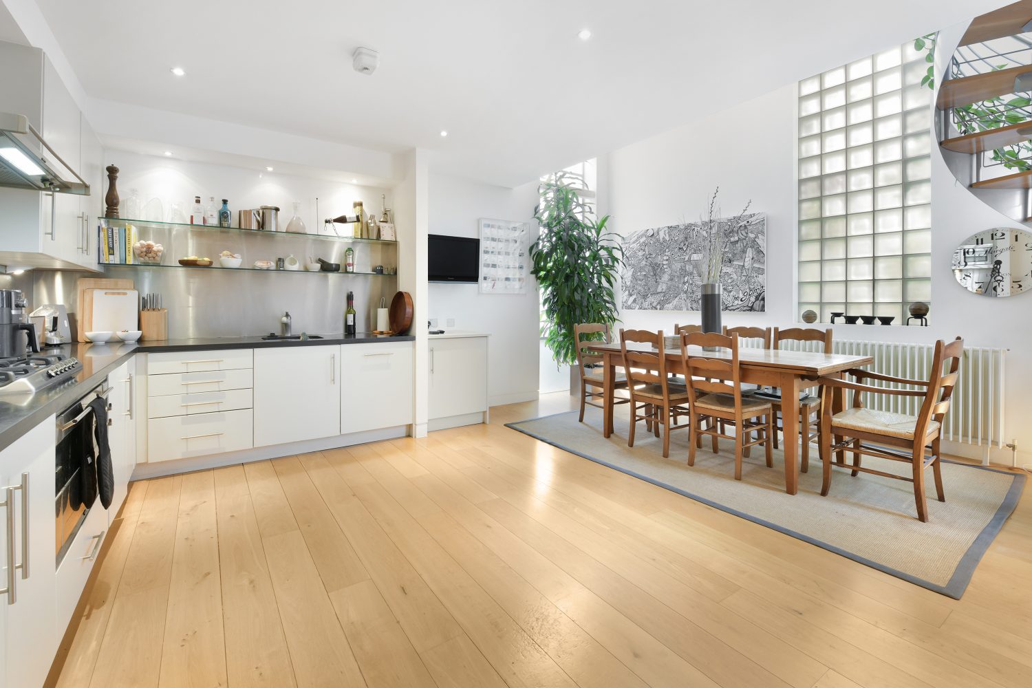 Battersea High Street, SW11 Radstock Property