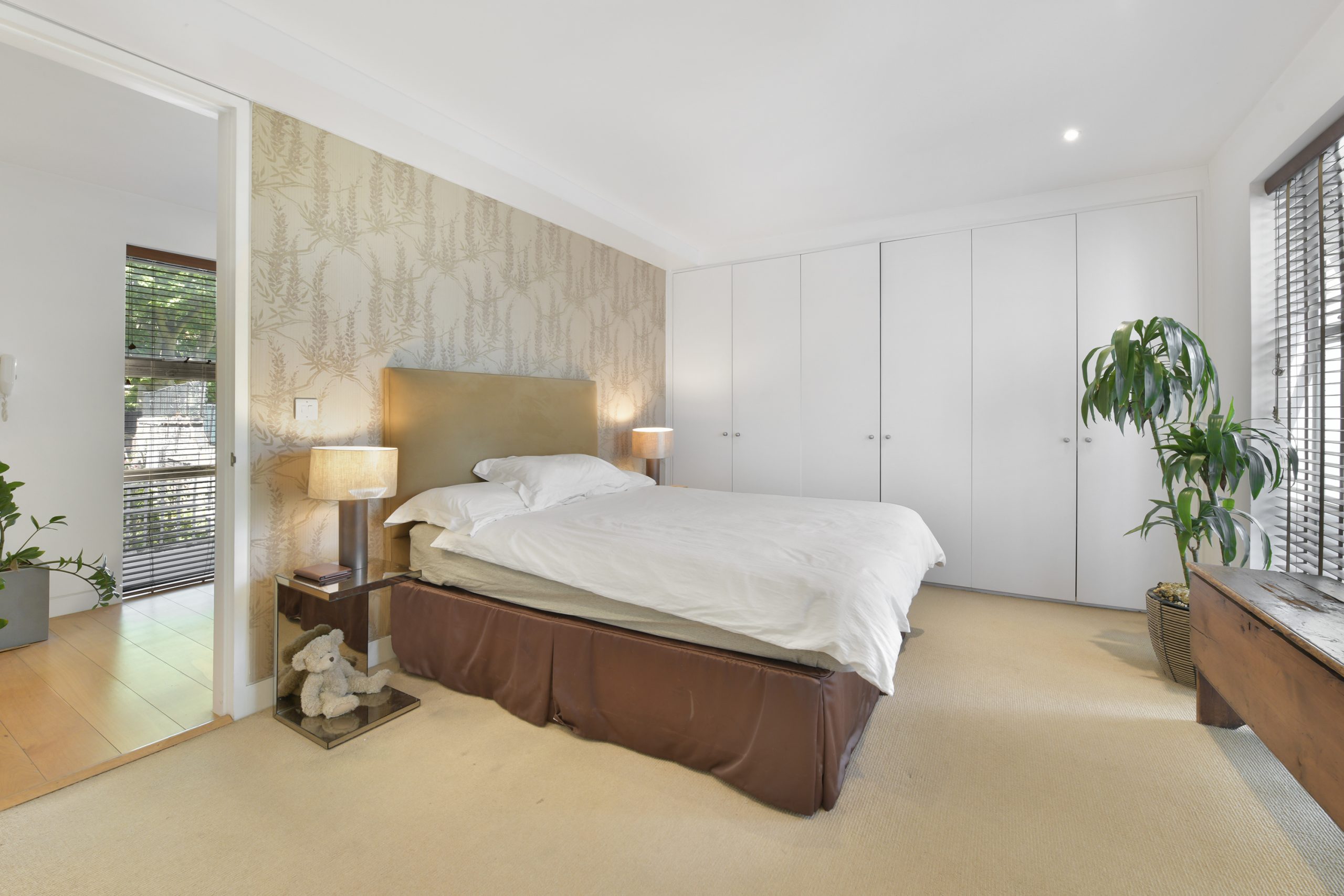 Battersea High Street, SW11 Radstock Property